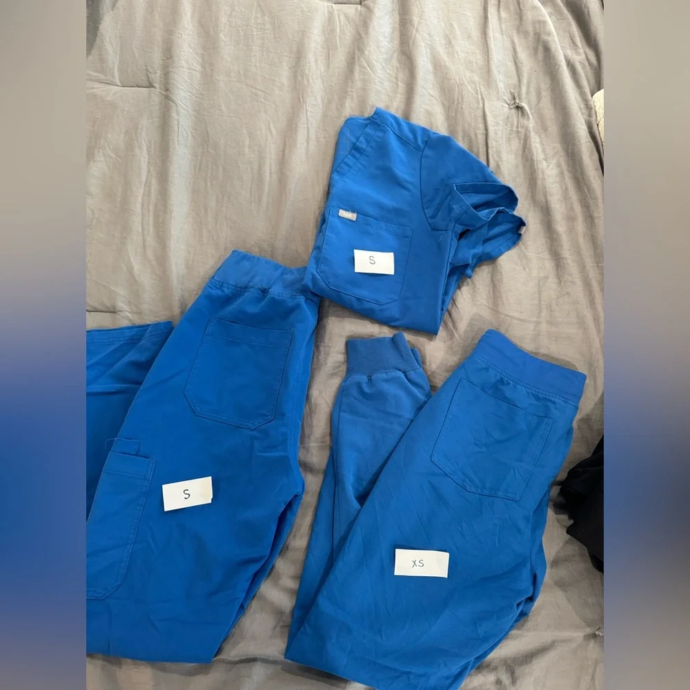Women’s scrubs - used like new - Picture 4 of 13